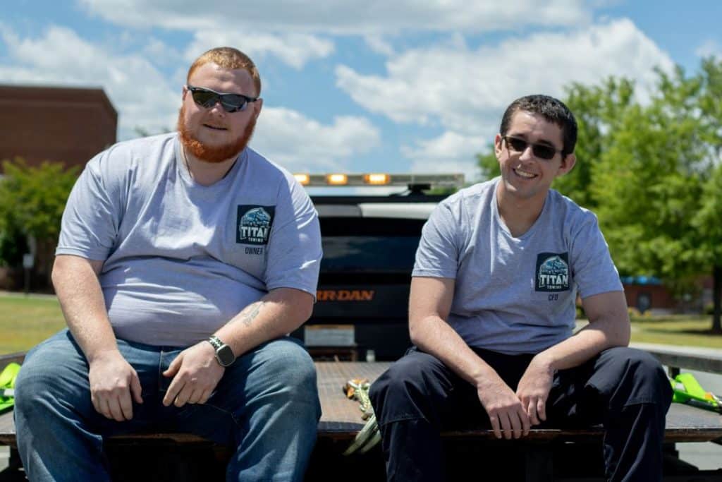 We are flatbed towing experts.